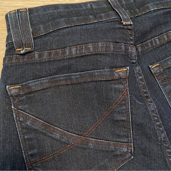 NEW NYDJ NOT YOUR DAUGHTER’S DARK WASH BLUE JEAN BERMUDA SHORTS 2 - Picture 8 of 11